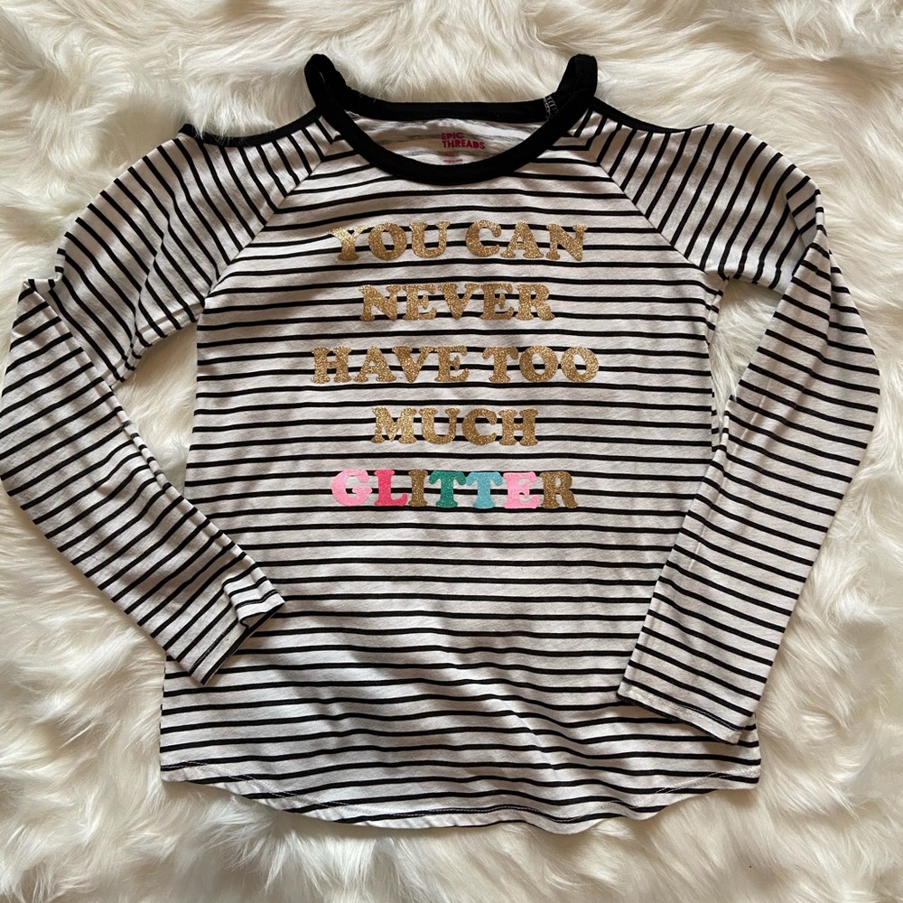 Stripped long-sleeve cut off shoulder tee